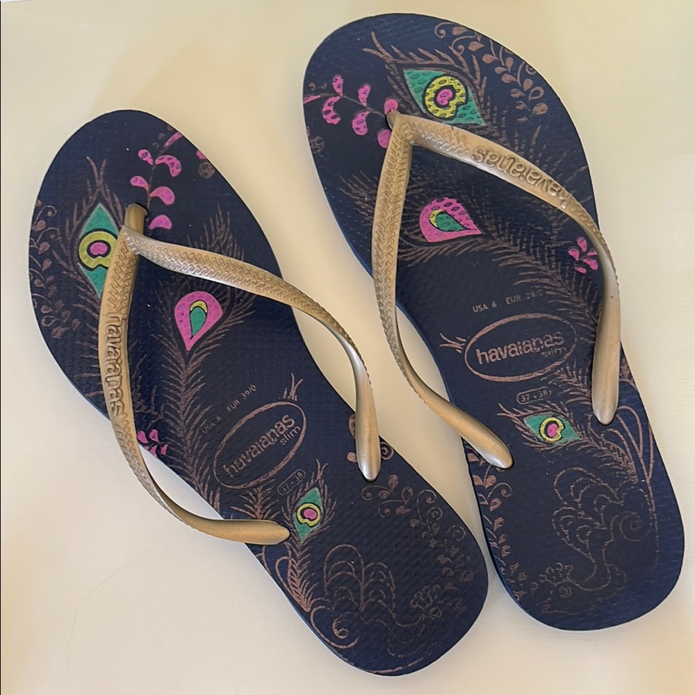 HAVAIANAS‎ Gold and Black Peacock Flip Flops Women’s
Size 6